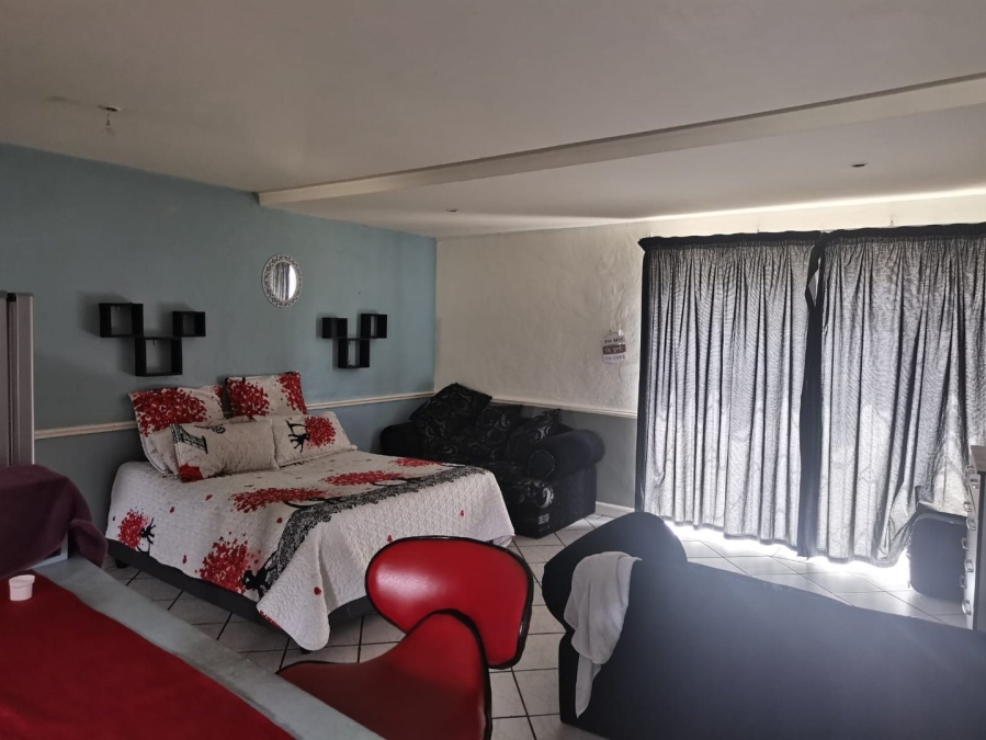 To Let 1 Bedroom Property for Rent in Humewood Extension Eastern Cape